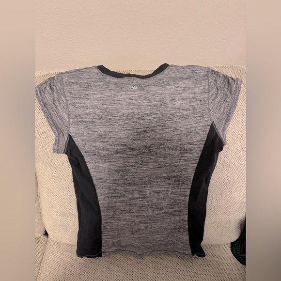 Lululemon Tee - Picture 2 of 4